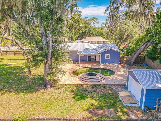 1006 E 11TH AVENUE, Mount Dora, FL 32757