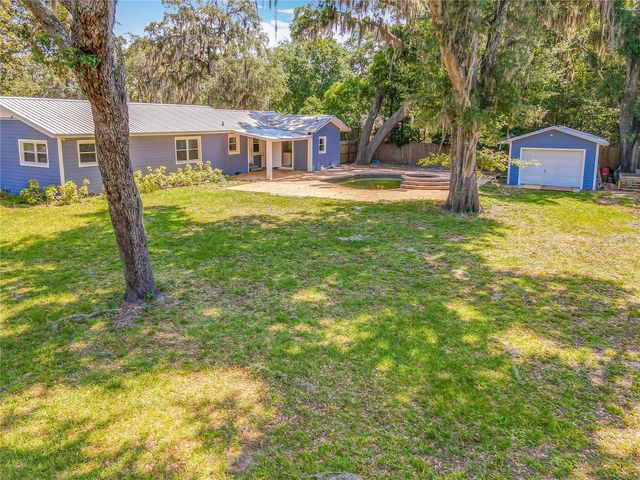 1006 E 11TH AVENUE, Mount Dora, FL 32757