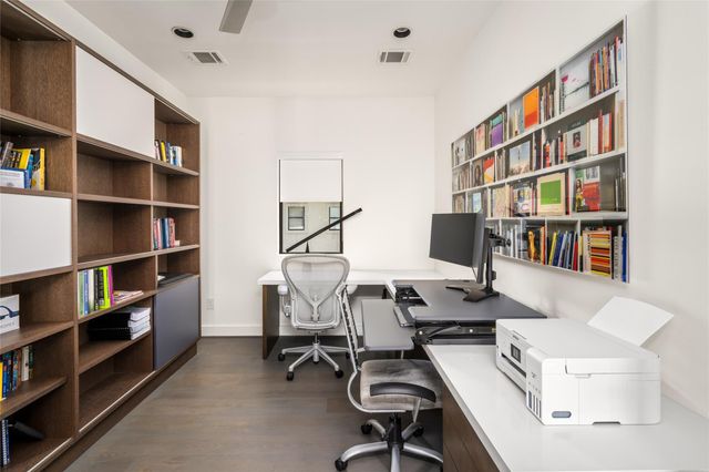 3703 Wroxton Road, West University Place, TX 77005