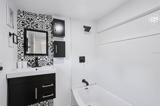 8509 N HAMNER AVENUE, Tampa, FL 33604