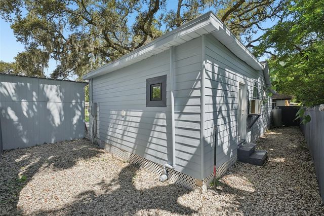 8509 N HAMNER AVENUE, Tampa, FL 33604