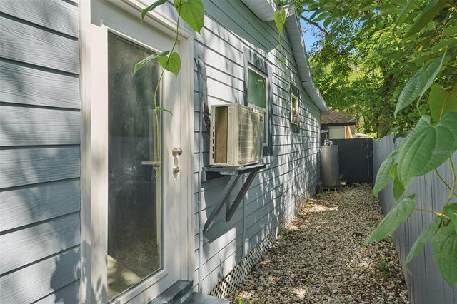 8509 N HAMNER AVENUE, Tampa, FL 33604