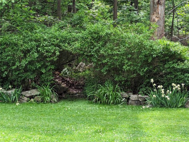 65 Ludlam Road, Monroe, NY 10950