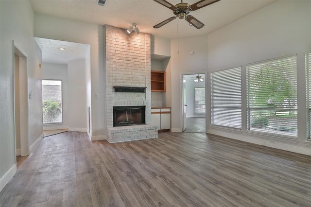 10910 Scenic Drive, Montgomery, TX 77356