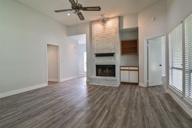 10910 Scenic Drive, Montgomery, TX 77356