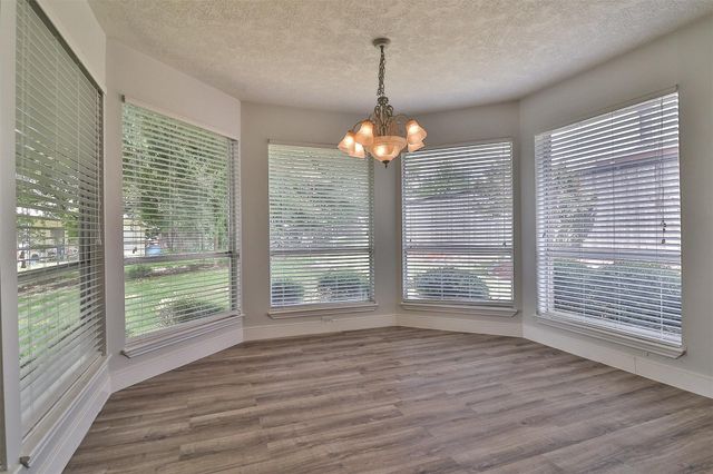 10910 Scenic Drive, Montgomery, TX 77356