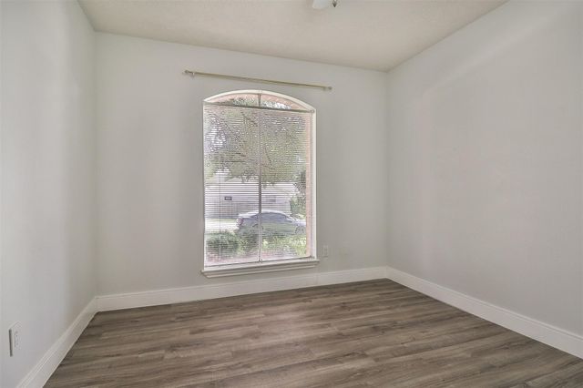 10910 Scenic Drive, Montgomery, TX 77356
