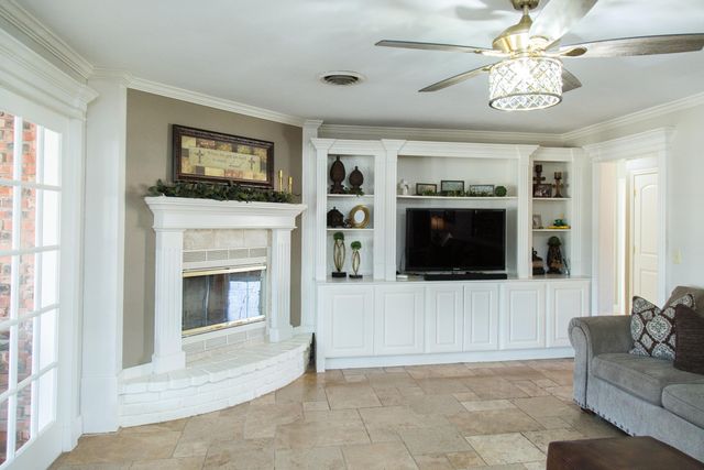 1406 Amarillo Street, Plainview, TX 79072