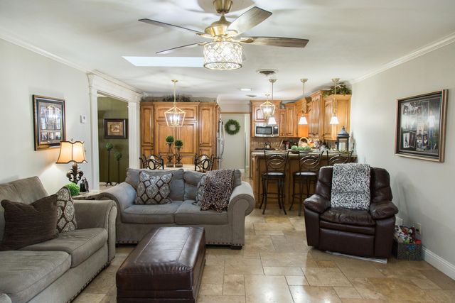 1406 Amarillo Street, Plainview, TX 79072