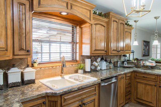 1406 Amarillo Street, Plainview, TX 79072