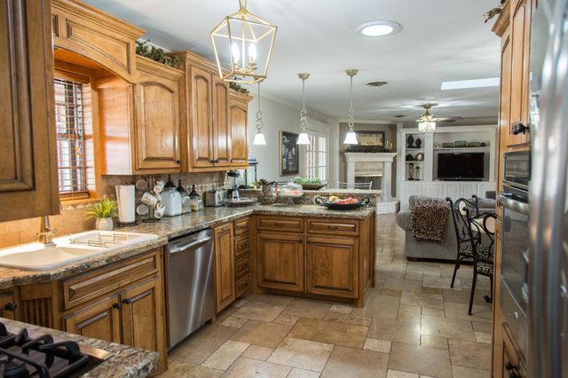 1406 Amarillo Street, Plainview, TX 79072