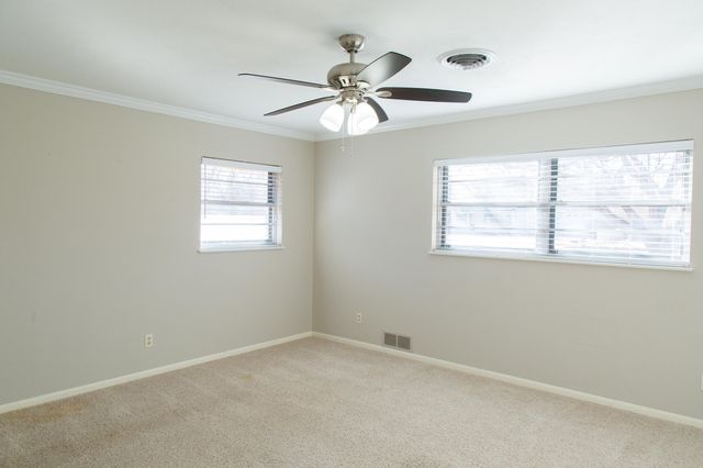 1406 Amarillo Street, Plainview, TX 79072