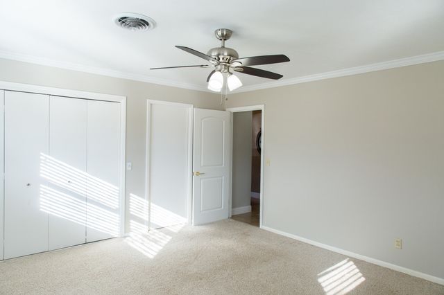 1406 Amarillo Street, Plainview, TX 79072