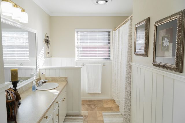 1406 Amarillo Street, Plainview, TX 79072