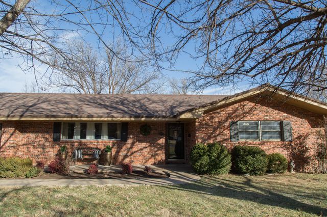 1406 Amarillo Street, Plainview, TX 79072