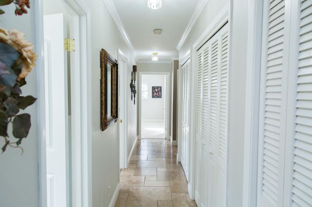 1406 Amarillo Street, Plainview, TX 79072