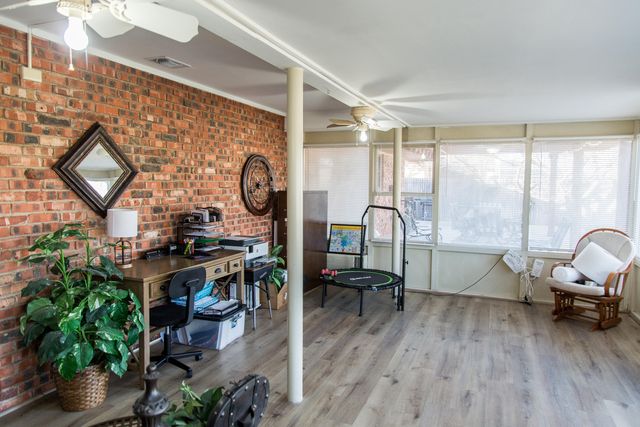 1406 Amarillo Street, Plainview, TX 79072