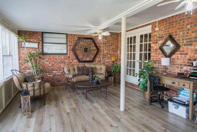 1406 Amarillo Street, Plainview, TX 79072