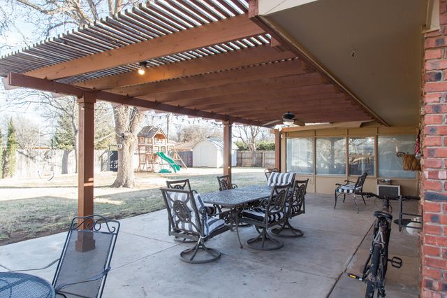 1406 Amarillo Street, Plainview, TX 79072