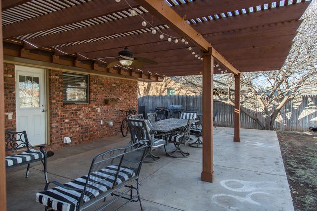 1406 Amarillo Street, Plainview, TX 79072