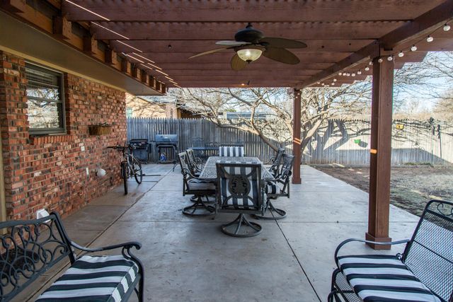 1406 Amarillo Street, Plainview, TX 79072