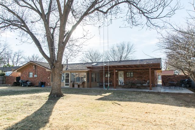 1406 Amarillo Street, Plainview, TX 79072