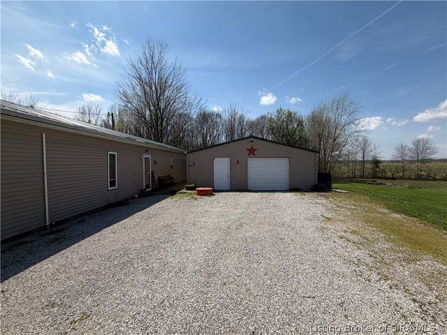 6327 N Jack Morgan Road, Austin, IN 47102