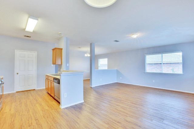 1002 Remington DR, Leander, TX 78641