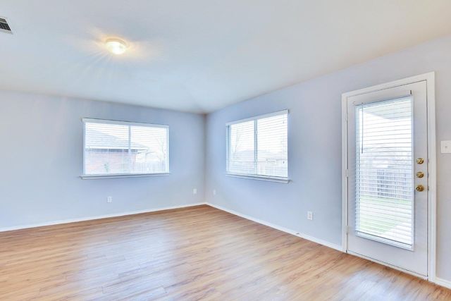 1002 Remington DR, Leander, TX 78641