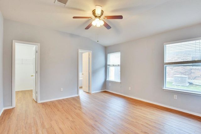 1002 Remington DR, Leander, TX 78641