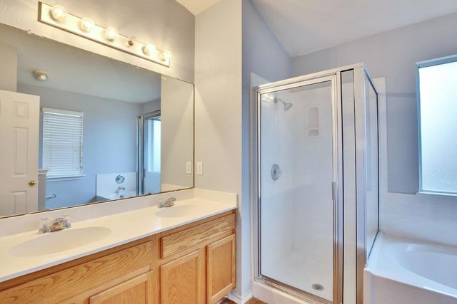 1002 Remington DR, Leander, TX 78641