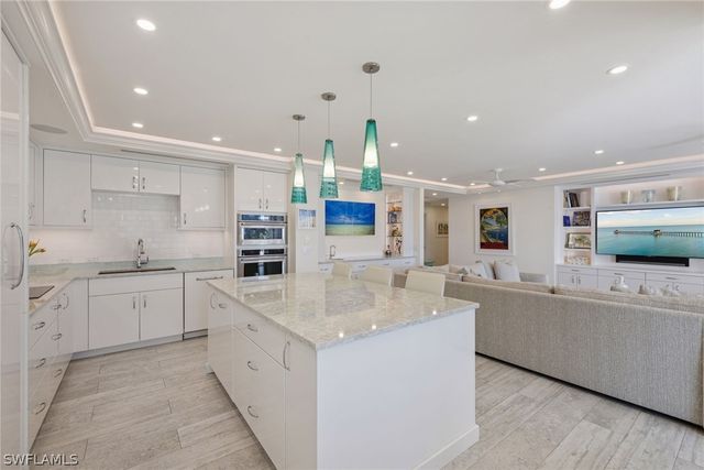 4051 Gulf Shore BLVD N 405, Naples, FL 34103