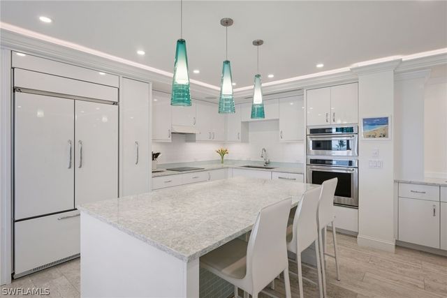 4051 Gulf Shore BLVD N 405, Naples, FL 34103