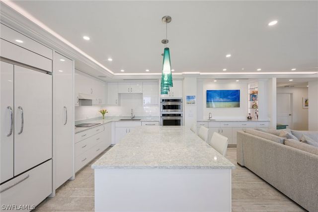 4051 Gulf Shore BLVD N 405, Naples, FL 34103