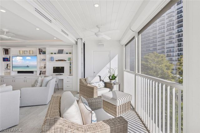 4051 Gulf Shore BLVD N 405, Naples, FL 34103