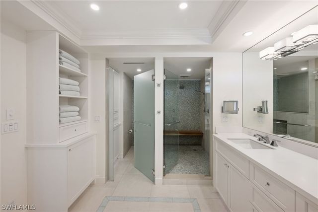 4051 Gulf Shore BLVD N 405, Naples, FL 34103