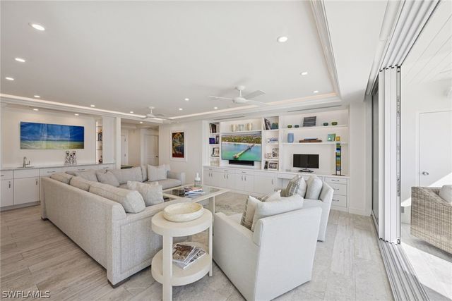 4051 Gulf Shore BLVD N 405, Naples, FL 34103