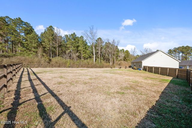 133 Buckskin Drive, Pollocksville, NC 28573