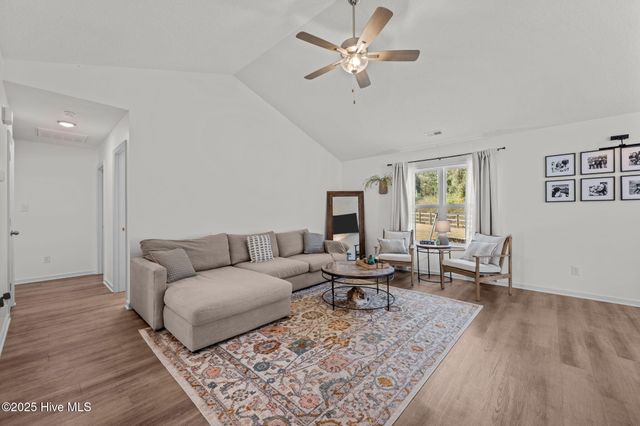 133 Buckskin Drive, Pollocksville, NC 28573