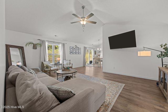 133 Buckskin Drive, Pollocksville, NC 28573