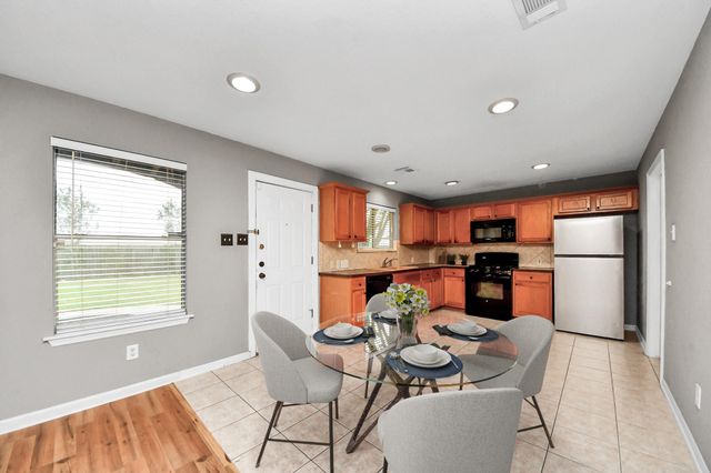 2514 Lake Dale Lane, Richmond, TX 77406