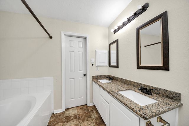 2514 Lake Dale Lane, Richmond, TX 77406