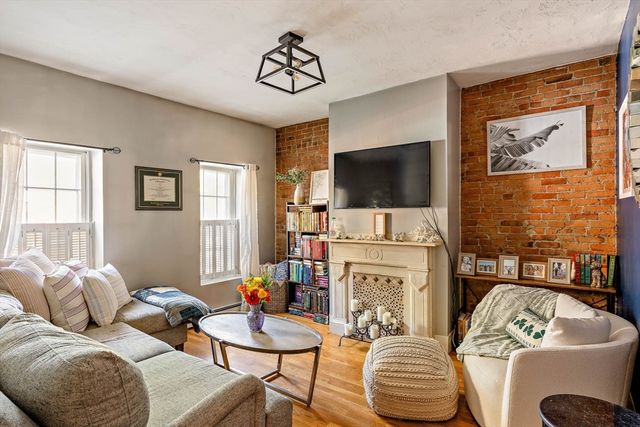 60 Beacon St 1, Chelsea, MA 02150