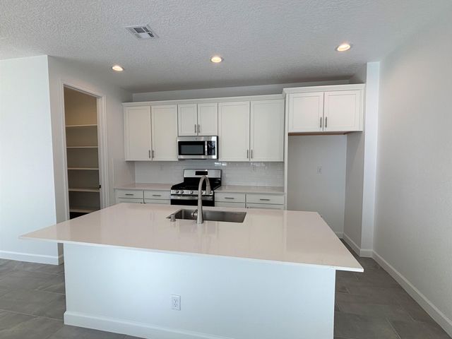 3169 Wolf Tail Loop NE, Rio Rancho, NM 87144