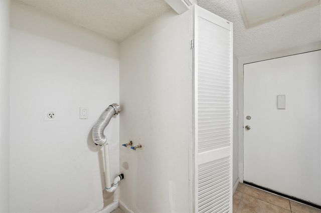 7541 NW 16th Street 1211, Plantation, FL 33313
