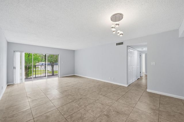 7541 NW 16th Street 1211, Plantation, FL 33313