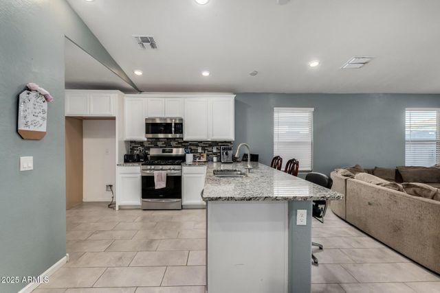 6323 S 34TH Drive, Phoenix, AZ 85041