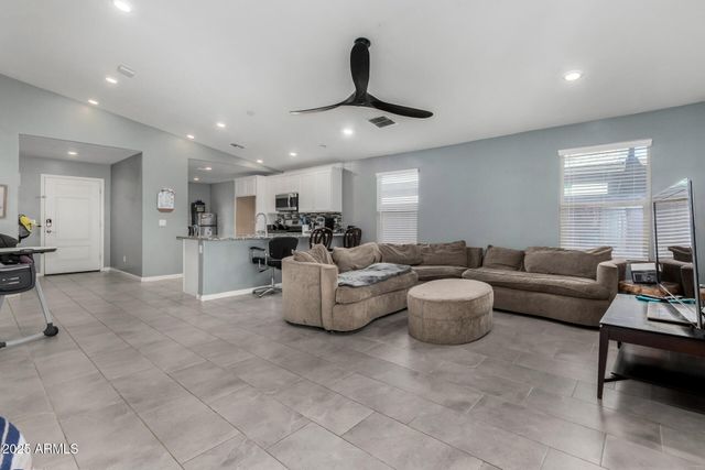 6323 S 34TH Drive, Phoenix, AZ 85041