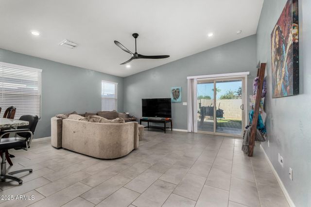 6323 S 34TH Drive, Phoenix, AZ 85041