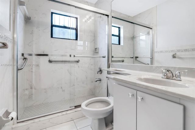 8871 NW 114th Street, Hialeah Gardens, FL 33018